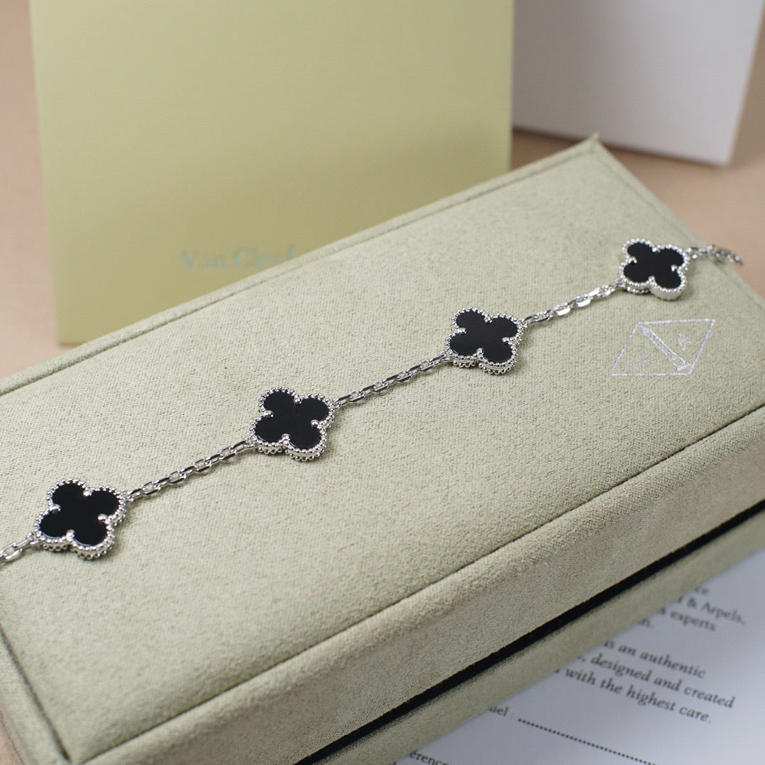 [⭐moonlume] CLOVER 5 MOTIF ONYXS BRACELET COLLECTION