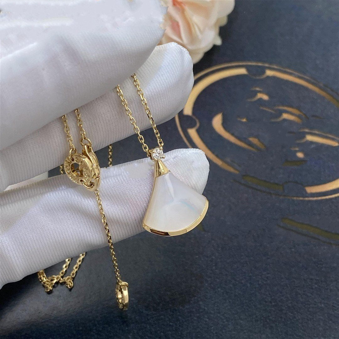 [⭐moonlume]DREAM NECKLACE WHITE MOP GOLD 1 DIAMOND