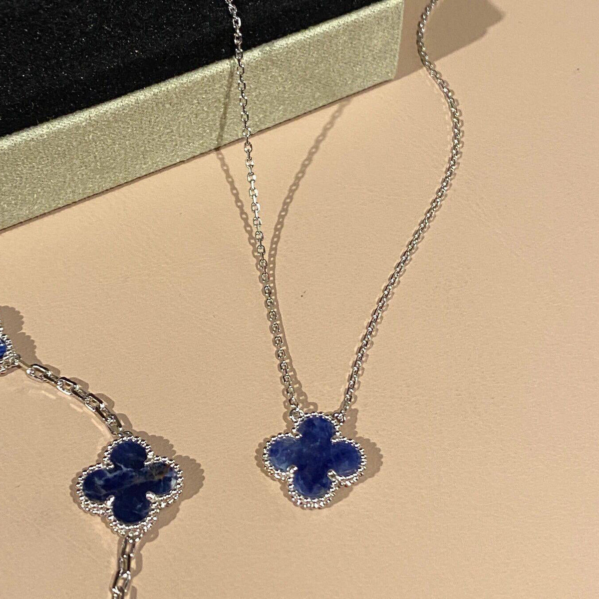 [⭐moonlume]CLOVER 15MM PIETERSITE NECKLACE SILVER