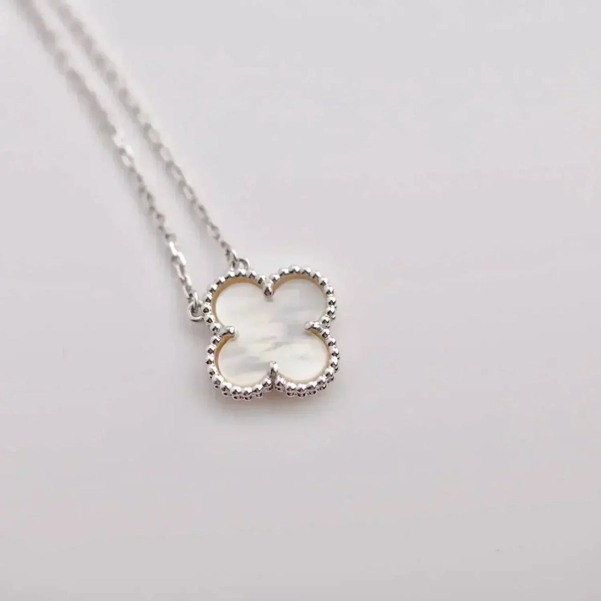 [⭐moonlume]CLOVER  15MM WHITE MOTHER-OF-PEARL SILVER