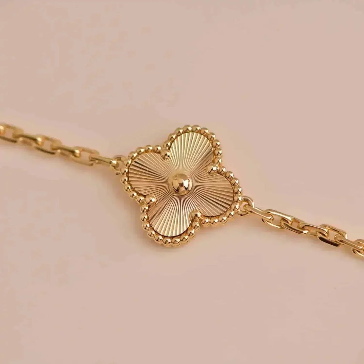 [⭐moonlume] CLOVER 5 MOTIF LASER BRACELET COLLECTION