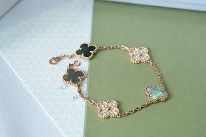 [⭐moonlume] CLOVER 5 MOTIF GRAY MOP BRACELET COLLECTION