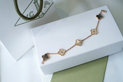 [⭐moonlume] CLOVER 5 MOTIF GRAY MOP BRACELET COLLECTION