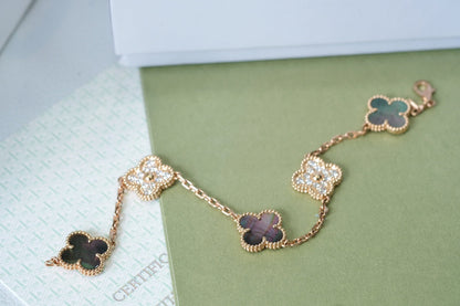 [⭐moonlume] CLOVER 5 MOTIF GRAY MOP BRACELET COLLECTION