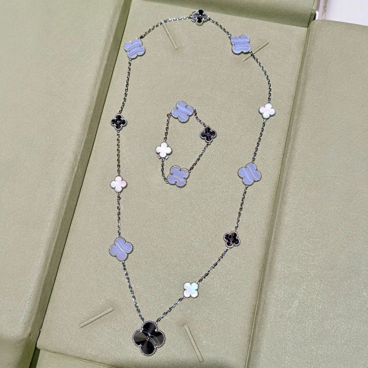 [⭐moonlume]DETACHABLE CLOVER 15(11+4) FLOWER SILVER NECKLACE SET