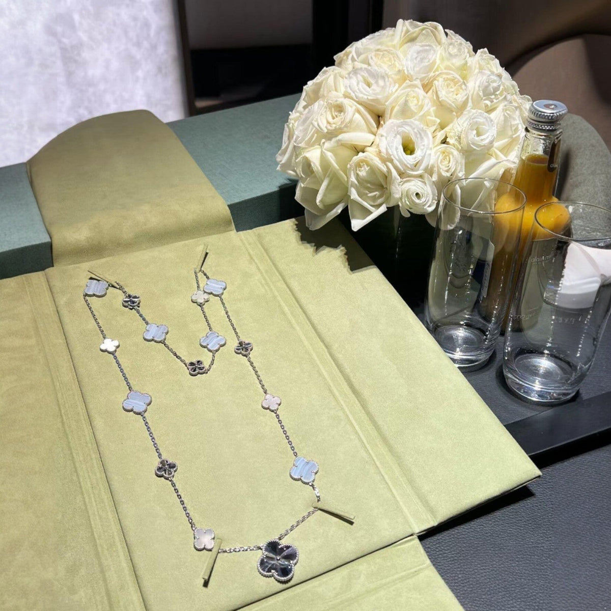 [⭐moonlume]DETACHABLE CLOVER 15(11+4) FLOWER SILVER NECKLACE SET