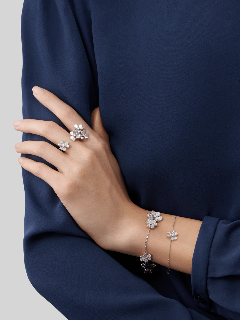 [⭐moonlume]FRIVOLE SILVER FLOWER DIAMOND BRACELET