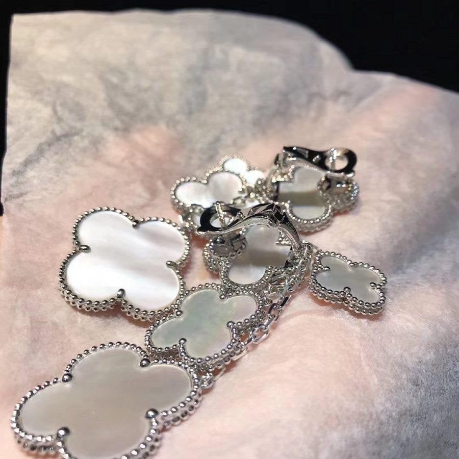 [⭐moonlume]CLOVER EARRINGS WHITE MOP 4 MOTIFS SILVER