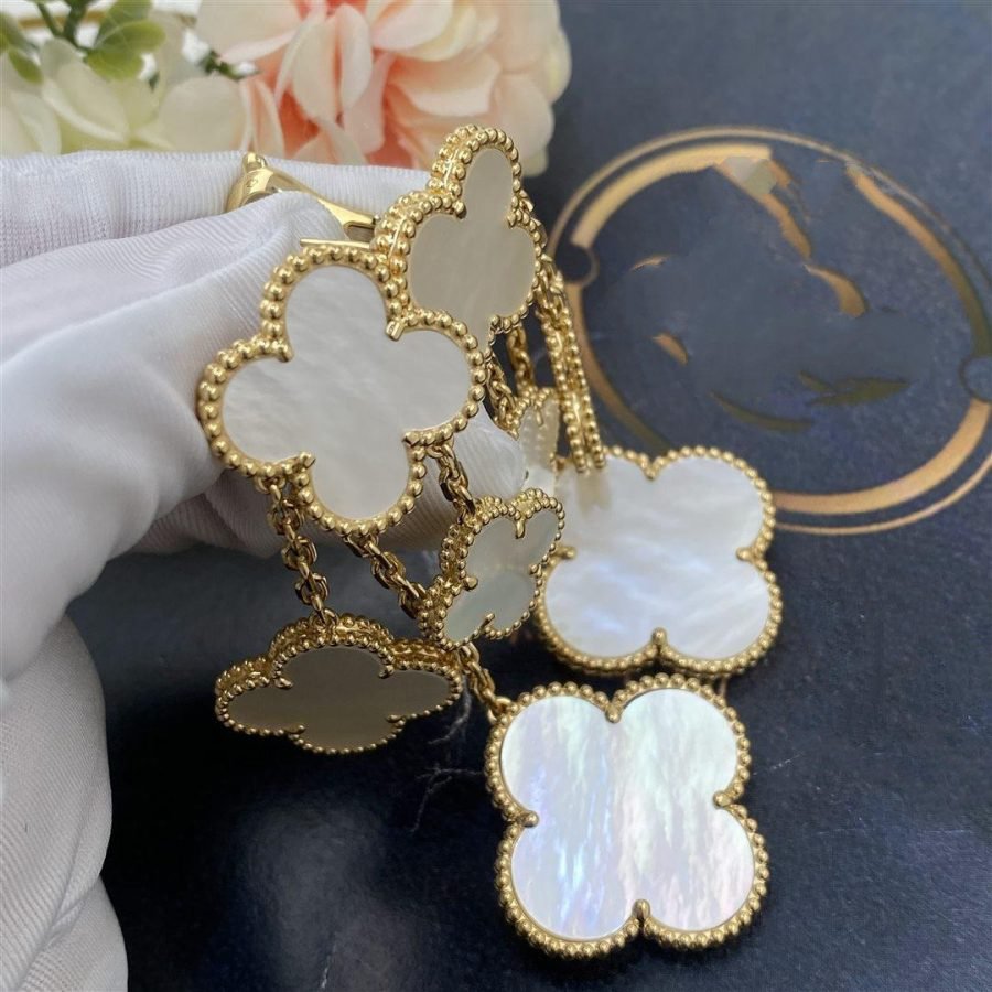 [⭐moonlume]CLOVER EARRINGS WHITE MOP 4 MOTIFS GOLD