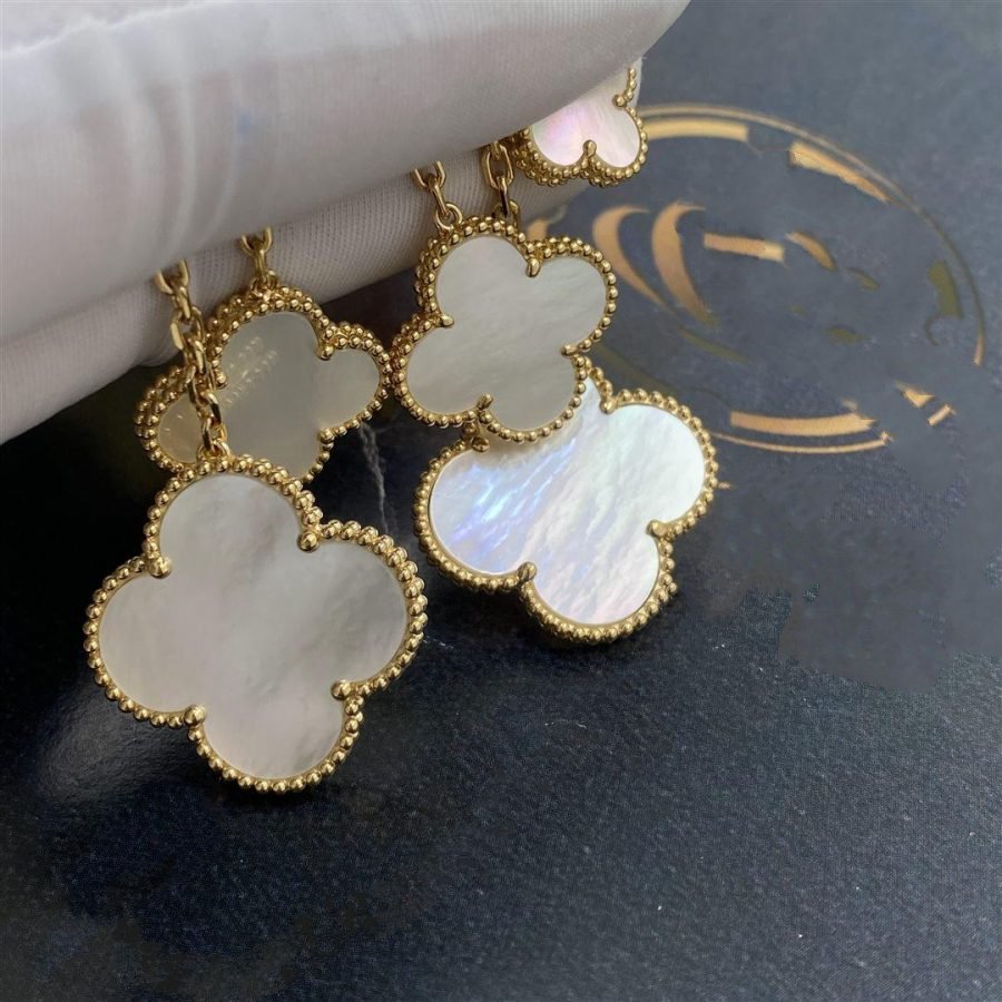 [⭐moonlume]CLOVER EARRINGS WHITE MOP 4 MOTIFS GOLD