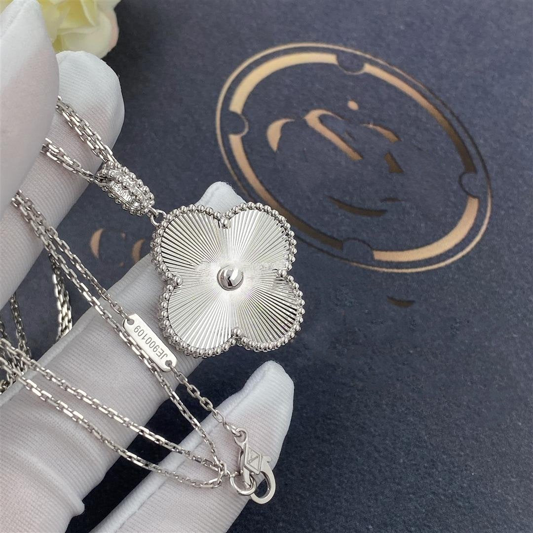 [⭐moonlume]CLOVER 25MM SILVER BIG CLOVER NECKLACE