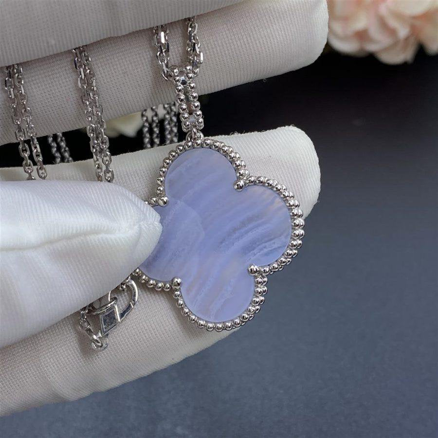[⭐moonlume]CLOVER SILVER CHALCEDONY BIG CLOVER NECKLACE