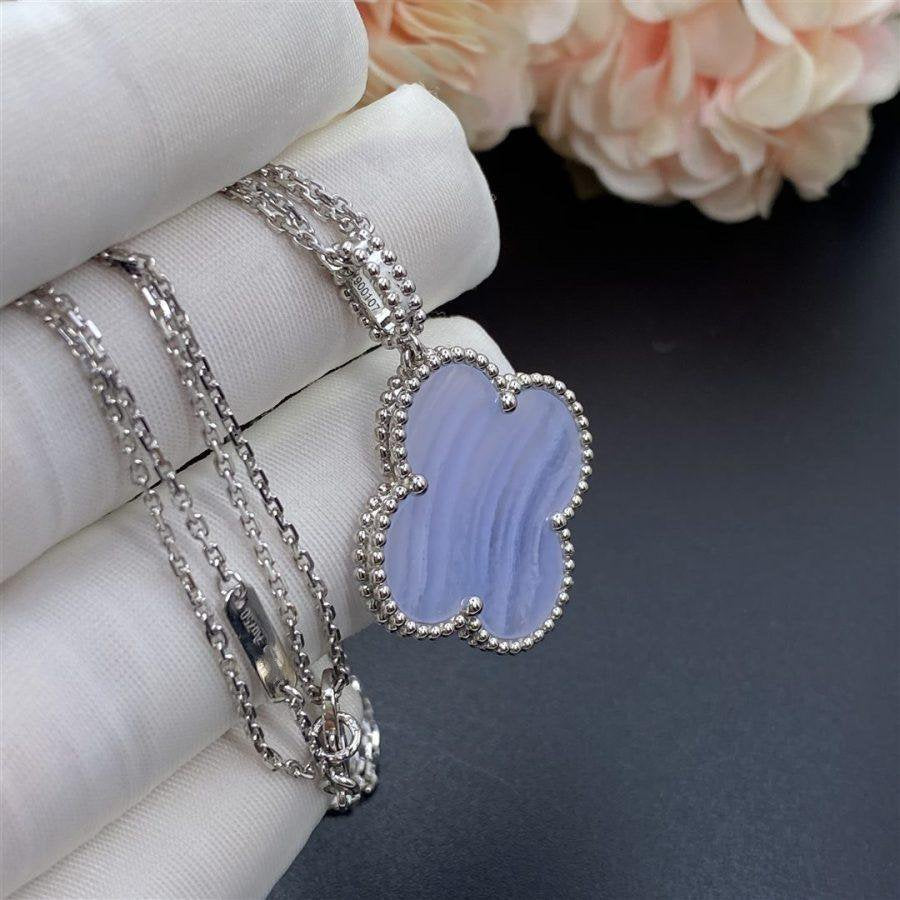 [⭐moonlume]CLOVER SILVER CHALCEDONY BIG CLOVER NECKLACE