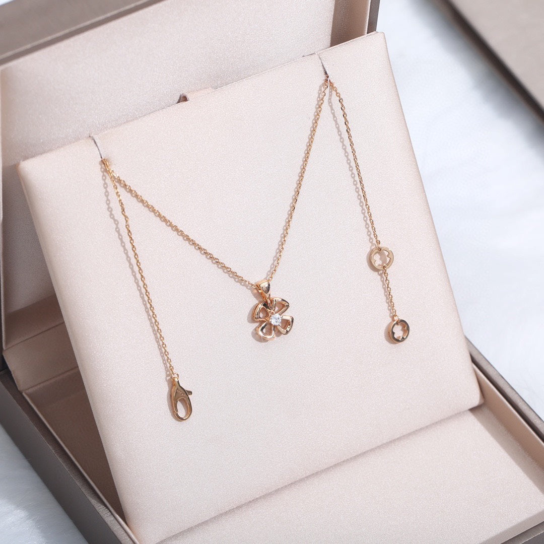 [⭐moonlume]FIOREVER NECKLACE DIAMOND CENTER