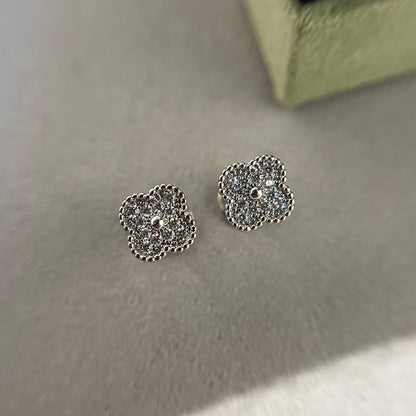 [⭐moonlume]CLOVER MINI DIAMOND STUD EARRINGS