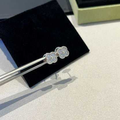 [⭐moonlume]CLOVER MINI DIAMOND STUD EARRINGS