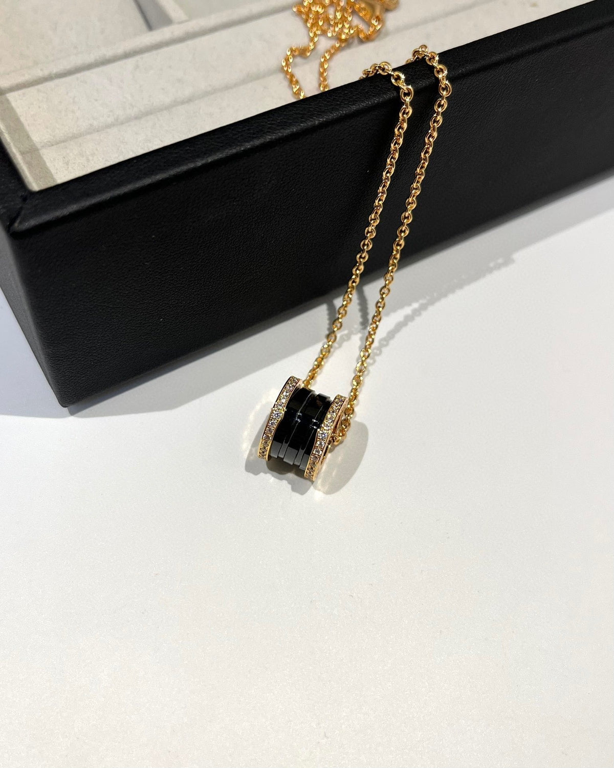 [⭐moonlume]ZERO 1 BLACK CERAMIC DIAMOND PINK GOLD NECKLACE