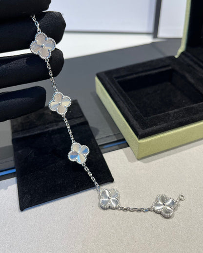[⭐moonlume] CLOVER 5 MOTIF LASER BRACELET COLLECTION