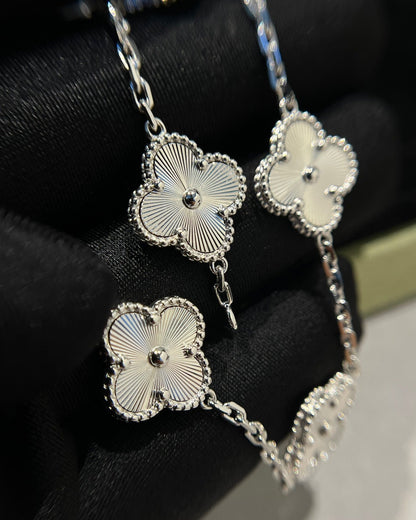 [⭐moonlume] CLOVER 5 MOTIF LASER BRACELET COLLECTION
