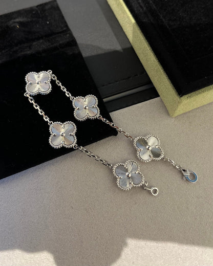 [⭐moonlume] CLOVER 5 MOTIF LASER BRACELET COLLECTION